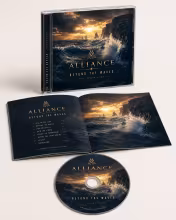 Efnisleg útgáfa af Beyond The Waves-plötunni sýnd með geisladiskahulstri, bæklingi og diski